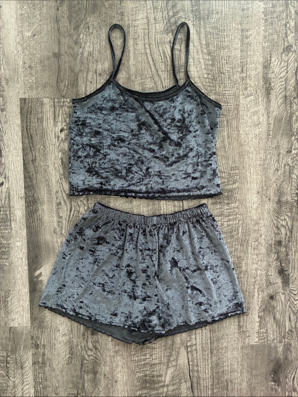 Colsie Crushed Velvet Cami & Shorts Set ✧ Size M ✧ Gray